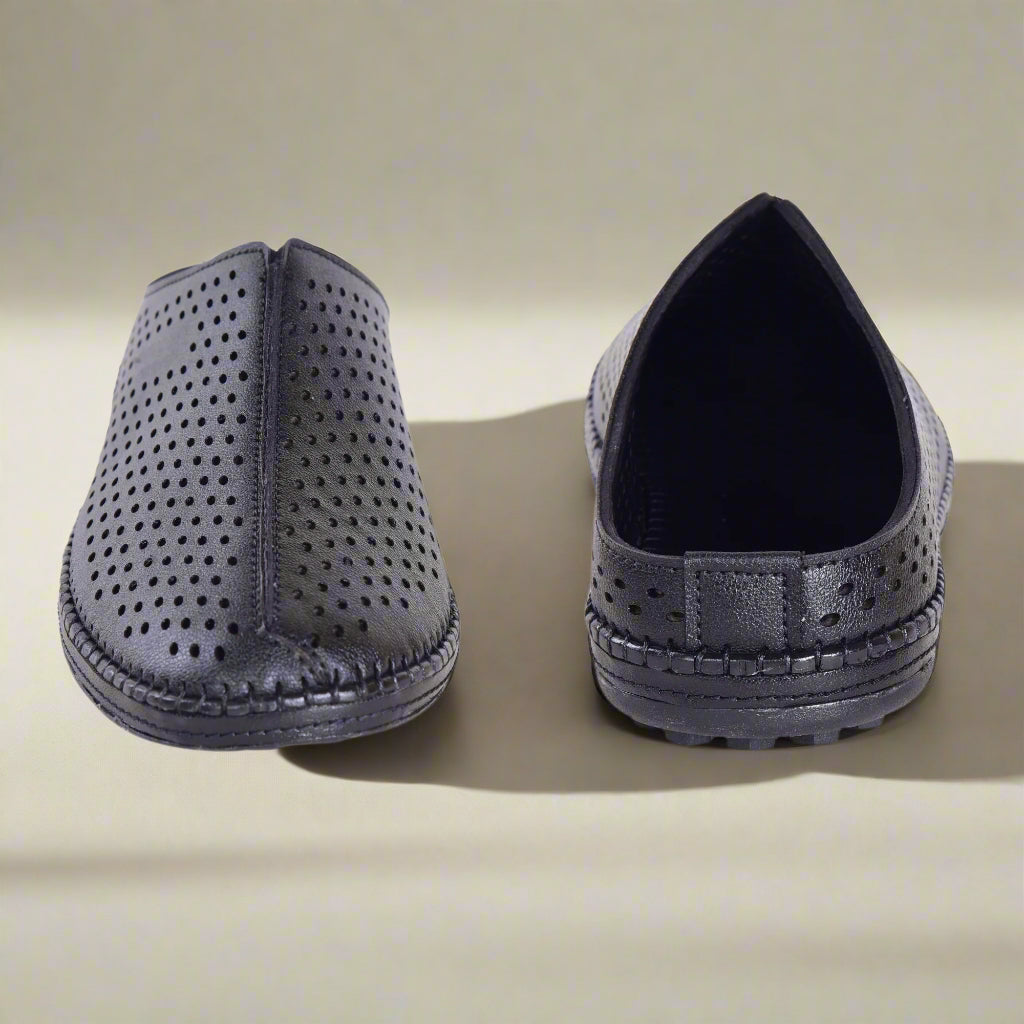 Designer Black Jutis For Men