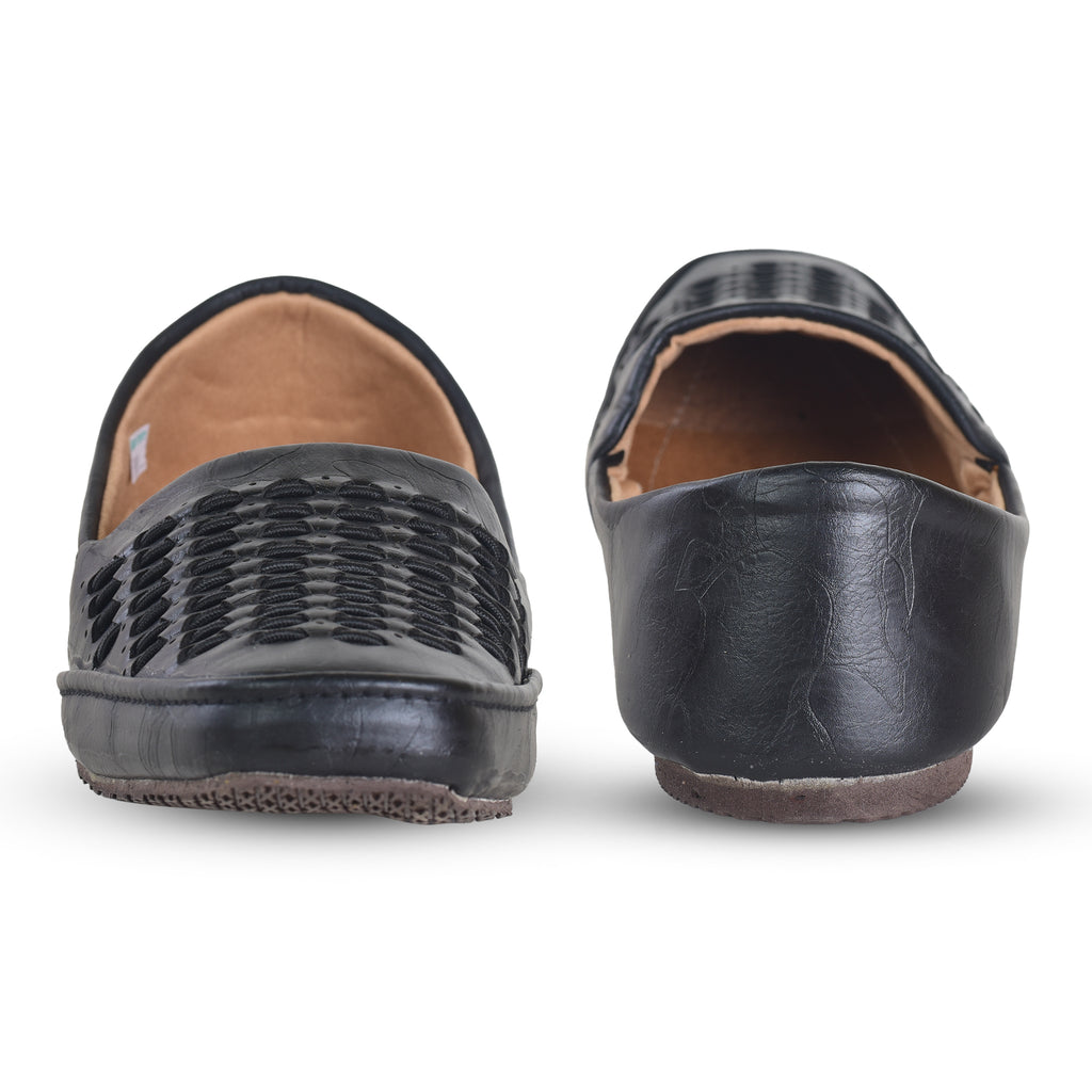 Designer Black Jutis For Men