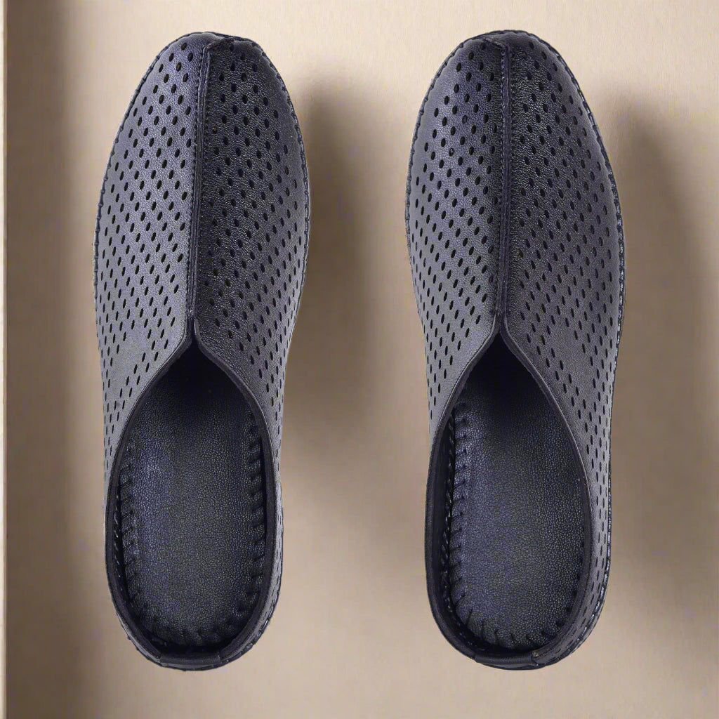 Designer Black Jutis For Men