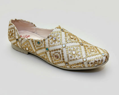Royal Golden Embroidered Jutti