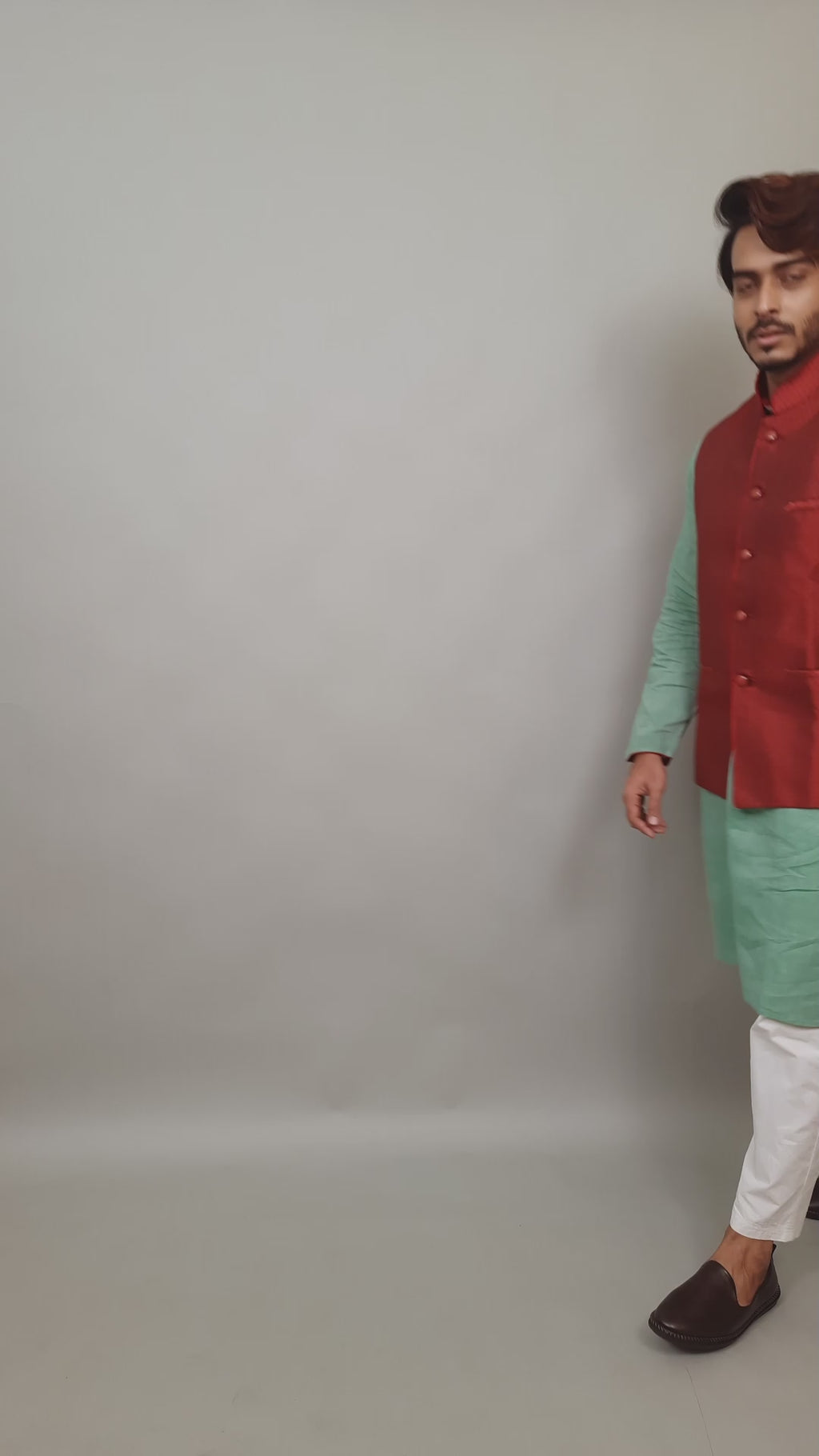 Video of Jutis for wedding and party.