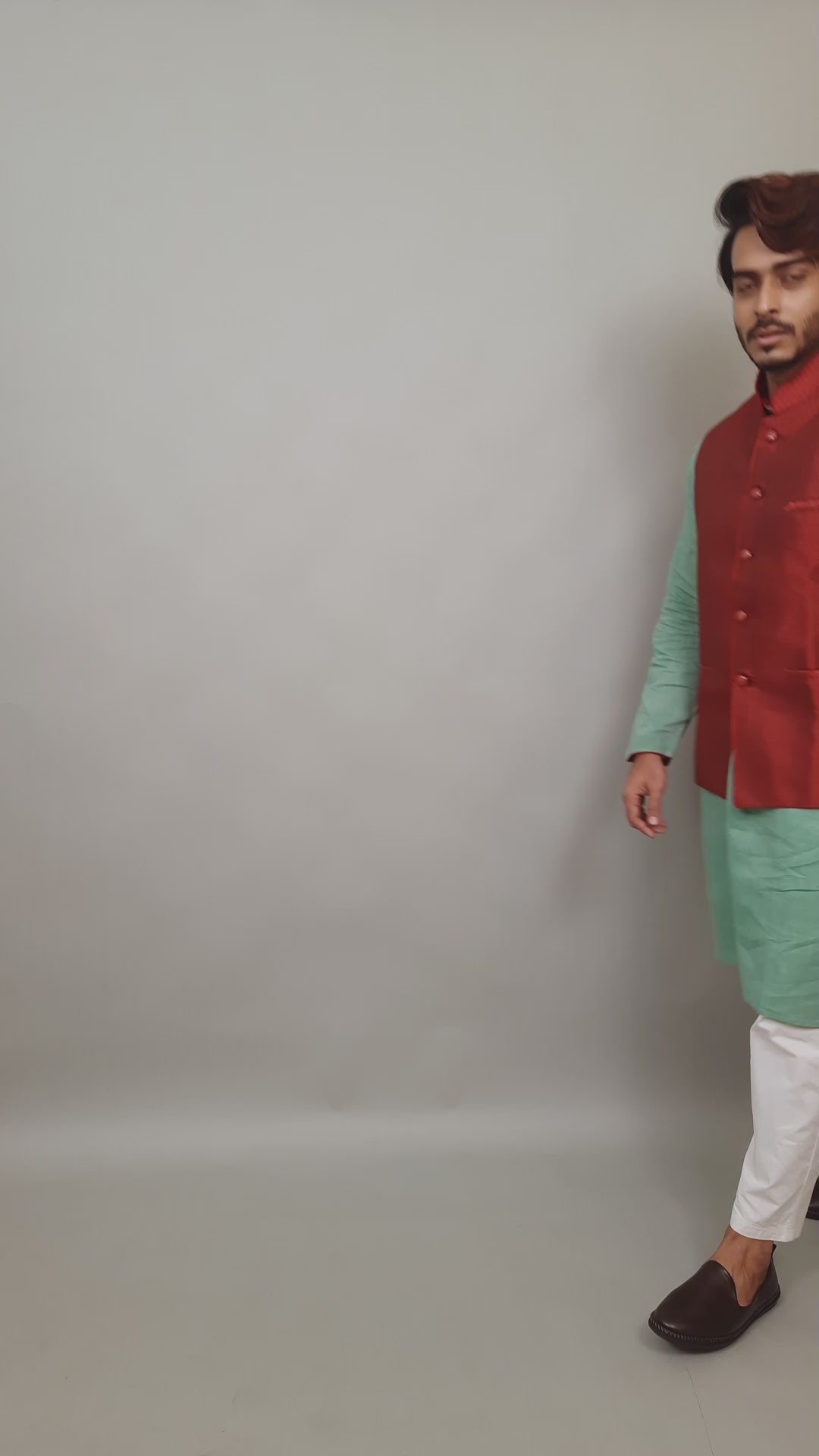 Video of Jutis for wedding and party.
