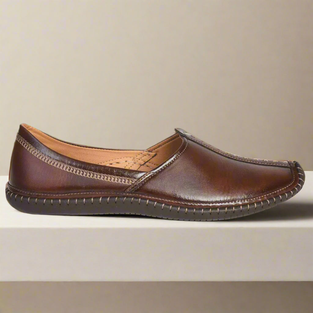 Kolapuri Centre Men's Ethnic Brown Jutis