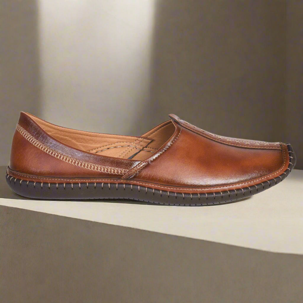Kolapuri Centre Men's Ethnic Tan Jutis