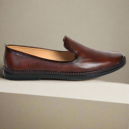 Kolapuri Centre Designer Brown Jutis For Men